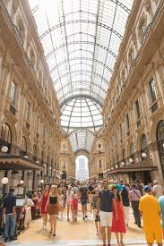 Retailerul suedez de fashion h&m a deschis primul sau magazin stradal din romania. H M Store Editorial Stock Photo Image Of Chain Center 62896943