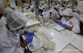 Kobaran api menjalar cukup cepat hingga meludeskan dua gudang penyimpanan benang dan kapas. Antisipasi Corona Pemerintah Wajibkan Perusahaan Sediakan Masker Bagi Pekerja
