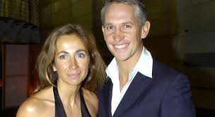 Former football star and match of the day presenter gary lineker has split from his wife of six years, danielle bux. Gary Lineker S Ex Danielle Bux Strikes Up New Romance