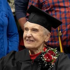 Great-grandmother graduates college at 90: 'Don't give up'