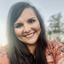 Samantha Woods's Instagram, Twitter & Facebook