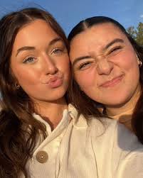 hi! my name is mia doyle. i am 100% committed to LU as a psychology major.  i am an all star cheerleader from Decatur, IL, and plan to tryout for LU  cheer!!!