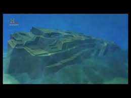 Km.) with a population of less than 2000, located 125 km from taiwan and 127 km from ishigaki. Yonaguni Ruins Source Bing Images Located At The Point Of Japan To The West The Ruins Of Yonaguni Are Still Involved In The Mys Arqueologia