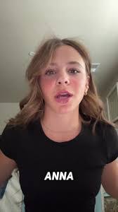 Anna Fray's Instagram, Twitter & Facebook