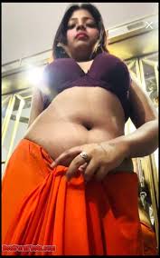 Slim hot Indian Big Ass Bhabhi Showing Naked Ass - Big Ass