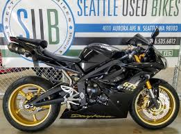 Page 1 foreword foreword this handbook contains information on the triumph daytona 675, daytona 675 r. 2008 Triumph Daytona 675 Se Seattle Used Bikes