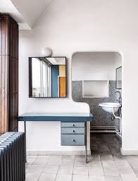 Mid Mod More Le Corbusier S Studio Apartment In Paris Apartment Design Hotel Interiors Le Corbusier