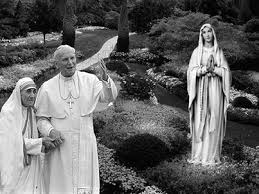 La prof.ssa antonietta fusillo corso garibaldi, 38 00038 valmontone (rm) Giovanni Paolo Ii E Madre Teresa Di Calcutta Mother Teresa Mother Theresa Pope John