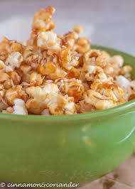Crispy Coconut Caramel Popcorn Vegan And Dairy Free Rezept Karamell Popcorn Veganes Karamell Milcheiweissfrei