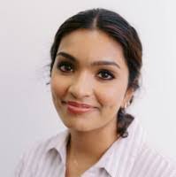 Suzanna Thomas's Instagram, Twitter & Facebook