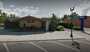 U S Bank Payette Branch Is One Of The Bank S 3151 Offices And For Over 56 Years It Has Met The Financial Needs Of Its Customers In Pay House Styles Bank Branch Mansions