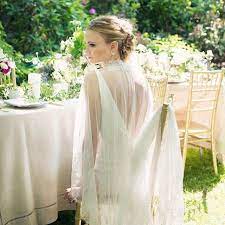 Check spelling or type a new query. Novias Ideales Capas Espaldas Descubiertas Y Flores Naturales En Todo Tendencias De Moda2017 Grace Novias Love F Novios Bridal Ramo De Novia