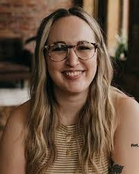 Lily Ewing's Instagram, Twitter & Facebook