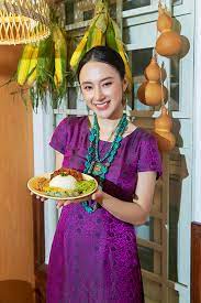Các món chay ở quán của angela phương trinh hút thực khách vì hợp khẩu vị và giá thành khá rẻ. Angela PhÆ°Æ¡ng Trinh Má»Ÿ Quan Chay Má»›i Ngoi Sao