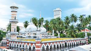 Built in 23 mac 1908, this is oldest mosque in the kuala lumpur. The 12 Most Beautiful Temples And Mosques In Malaysia Mapquest Travel