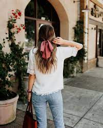 Everything About This Outfit Is So Cute And Perfect For Travel Scarf Hairstyles Feminine Outfit Long Hair Styles