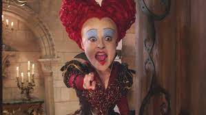 Al suo rientro a londra, si ritrova ad attraversare uno specchio magico, che la riporta nel sottomondo dove incontra nuovamente i suoi amici il bianconiglio. Alice Attraverso Lo Specchio Streaming