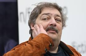 Дмитрий львович быков родился в москве 20 декабря 1967 года, в год пятидесятилетия великого октября и в день создания всероссийской чрезвычайной комиссии. Rt8rz8jwetepem