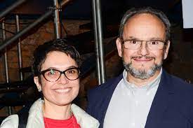 Sandra annenberg e ernesto paglia usaram as redes sociais para comemorar a formatura da filha elisa, de 17 anos, no ensino médio. Sandra Annenberg Celebra 26 Anos De Casamento Com Ernesto Paglia Te Amo Sem Parar Quem Quem News