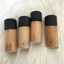 New Mac Studio Fix Fluid Foundations Selling Foundations As A Bundle Good For Your Makeup Artist Kit Th Mac Studio Fix Fluid Makeup Artist Kit Mac Studio Fix