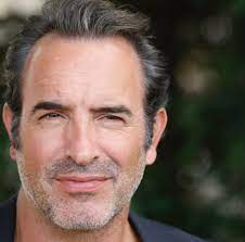 Il est passé d'un jeune comédien ingrat à un homme charismatique ultra sexy. Jean Dujardin Comment Son Dernier Role L A Metamorphose Voici