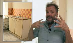 Martin, 58, took to twitter document a recent night he spent in hospital. What Is That Martin Roberts Questions Suspicious Flooring On Homes Under The Hammer New York Times Post