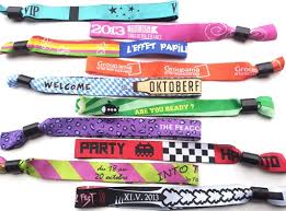 Retrouvez une large sélection de bracelets événementiels personnalisés en tissu ! Bracelet En Tissu Personnalise Bague Plastique Autobloquante