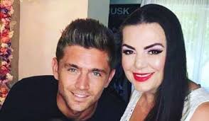 Costin gheorghe a divorţat în urmă cu aproximativ doi ani, iar povestea de iubire furtunoasă dintre el şi lidia buble ar fi avut loc în 2019. Wowbiz Ro Ce A SimÅ£it Mama Lui Costin Gheorghe Cand Si A Facebook