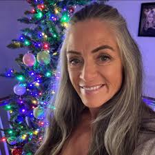 Going with 11yo son are there enough activities at resort/in the pools to  keep him busy if we do not go to any parks?