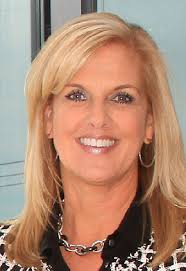 Tamara Farley's Instagram, Twitter & Facebook