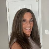 Lisa Lamphier's Instagram, Twitter & Facebook