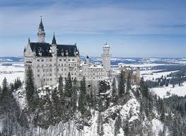 It was a snowy winter's day, so the bus to the castle wasn't operational. How To Visit Neuschwanstein Castle