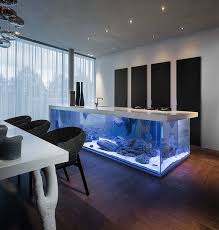 8 Endroits Propices Ou Placer L Aquarium Maison Aquarium Maison Meuble Aquarium Deco Maison