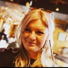 Anna Catlin's Instagram, Twitter & Facebook