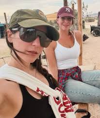 Danielle Golden (@thedaniellegolden) • Instagram photos and videos