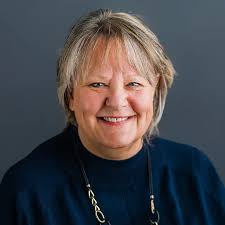 Joanne Speer's Instagram, Twitter & Facebook