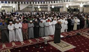 Ada pendapat terkait pelaksanaan shoalt berjamaah. Pkp Hanya Tiga Pegawai Boleh Berjemaah Di Masjid Portal E Ihya Ramadan