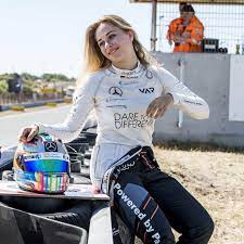 The trade mark formel 1 is used under licence. Sophia Florsch Crasht Bei Fast 280 Km H Das Sagt Sie Nach Dem Horror Unfall Stern De