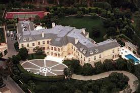 Photos Top 10 Mega Mansions Of The Filthy Rich Celebrity Houses Mansions Celebrity Mansions