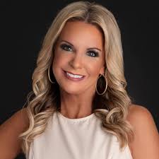 Mindy Martin's Instagram, Twitter & Facebook