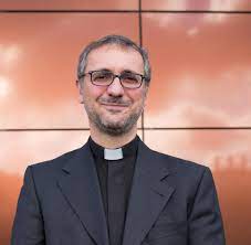 Als geschenk hat er sich spenden gewünscht für den flüchtlingsfonds des erzbistums. Katholische Kirche Namenskurzel Von Hamburgs Erzbischof Hesse Auf Brisantem Vermerk Welt