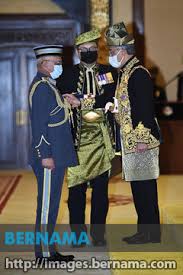 Jika mempunyai lebih dari satu darjah kebesaran negeri dadhadir dig. Bernama Tv On Twitter Ydp Agong Al Sultan Abdullah Berkenan Mengurniakan Darjah Kebesaran Panglima Mangku Negara Pmn Membawa Gelaran Tan Sri Kepada Panglima Angkatan Tentera Jen Tan Sri Affendi Buang Pada Istiadat