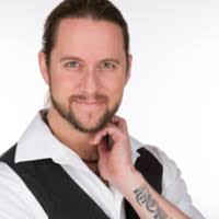 200+ "Garth" profiles