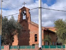 Frente De La Iglesia De Lourdes De Grand Bourg Iglesia Edificios Malvinas Argentinas