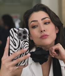 Estas mujeres hermosas te desean un gran inicio de semana y te invitan a no  perderte #FugitivasUS de lunes a viernes a las 8P/7C por Univision.  #TVContent 📸: @dannalvz #NovelaMexicana #NovelaTime #Telenovela #