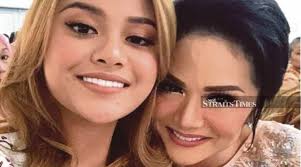 Lahir di batu, jawa timur, 24 maret 1975; Showbiz Krisdayanti Denies Neglecting Her Children