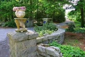 Pin By Mary Brown On Home Ideas Pinterest Driveway Entrance Landscaping Driveway Landscaping Outdoor Landscaping