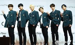 Ask K Pop Rookie Boy Group Oneus Are Taking Their First Steps Into The Music Industry Boy Groups Pretty Men Handsome Boys