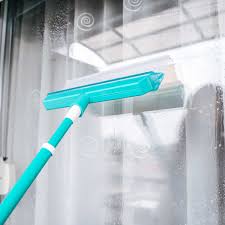 Mühelos reinigen und ihre reichweite. Aqua Fensterwischer Set Gross Und Klein Mit Bambustuch Und Teleskopstiel Fensterreiniger Fensterputz Flohmarkt Fur Kuche Und Haushalt Shop Spaetzlewunder De