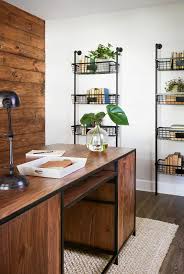 Episode 3 Season 5 Hgtv S Fixer Upper Chip Jo Gaines Home Office Design Fixer Upper House Rustic Home Interiors